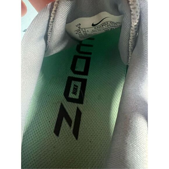 Nike Women's Gray Lace Up Low Top Running Shoes Size 9 slight diacoloration - Picture 10 of 10